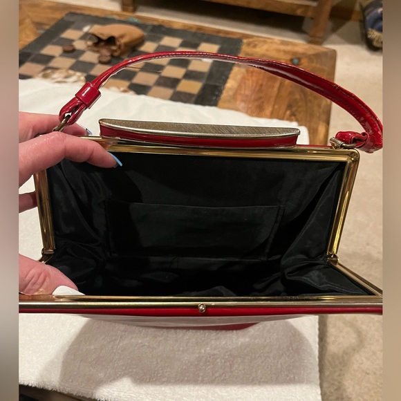 Vintage red patent leather handbag - Picture 3 of 5